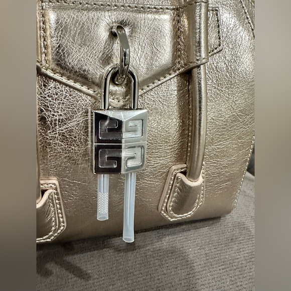 Givenchy Antigona Lock Mini - Picture 6 of 10